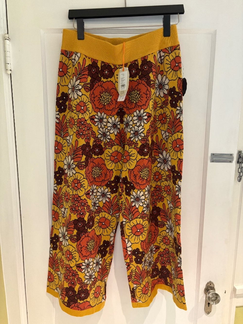 NWT Joanie Clothing Floral Pant size S